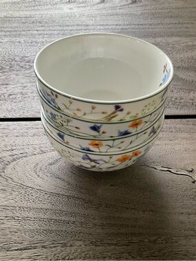 Mikasa “Quinn” Bone China Porcelain Fruit/Sauce Bowls, Set of 4